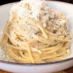 Creamy Pasta With Pecorino Romano And Peppercorns