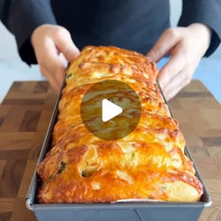 Sarımsaklı Ekmek (garlic Bread)
