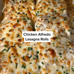 Chicken Alfredo Lasagna Rolls