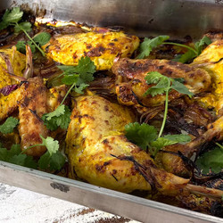 Gebackenes Hühnchen In Joghurt-marinade Mit Koriander-reis