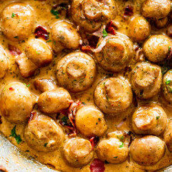 Creamy Garlic Mushrooms With Bacon