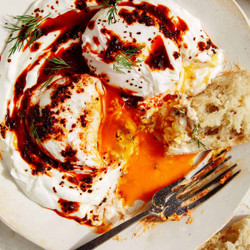 Turkish Eggs (cilbir)