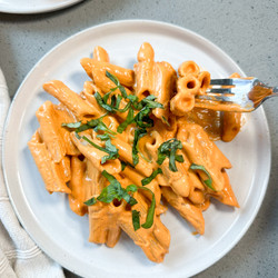 High-protein Creamy Roasted Red Pepper Pasta