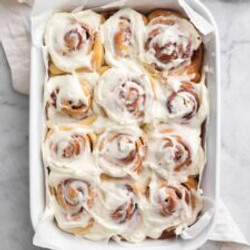 Homemade Cinnamon Rolls (soft + Fluffy!)