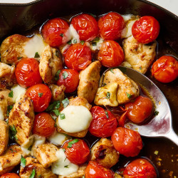 One-pan Caprese Chicken Bites