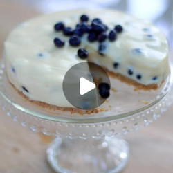 Blueberry And White Chocolate Cheesecake