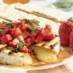 Grilled Brie With Strawberries