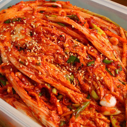 Traditional Napa Cabbage Kimchi (tongbaechu-kimchi: 통배추김치)