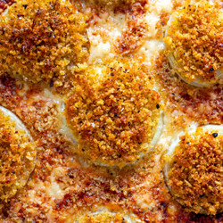 Gruyere Crusted Onion Bites With Bloomin’ Onion Inspired Sauce