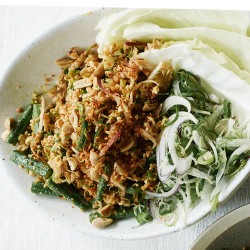 Sunda’s Thai-style Chicken Larb