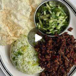 Asian-inspired Cumin Minced Beef With Ginger-spring Onion Rice &amp; Rice Paper Crackers