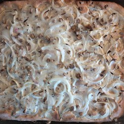 Veganer Zwiebelkuchen vom Blech