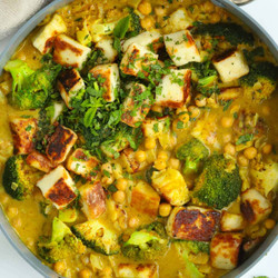 Halloumi Curry {30 Minute Meal}