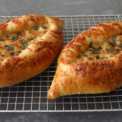 Lobster Roll Khachapuri