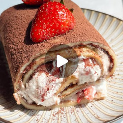 Strawberries &amp; Cream Crêpe Sheet
