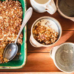 Apple &amp; Feijoa Anzac Crumble
