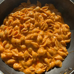 Vodka Sauce Mac &amp; Cheese