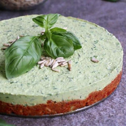 Raw Spinach Cheesecake With Sundried Tomato And Sunflower Seed Crust (grain-free &amp; Vegan)
