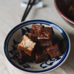Tea-brined Pressed Tofu 茶香干