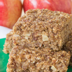 Cinnamon Apple Quinoa Breakfast Bars