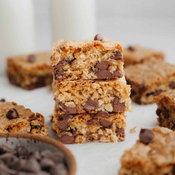 Oatmeal Cookie Bars