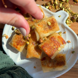 Honey Pistachio Brie Bites