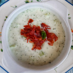 Crema Fría De Melón Y Pepino Con Hierbabuena