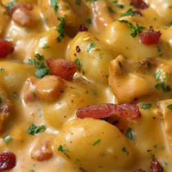 Cheesy Chicken, Bacon And Pesto Gnocchi
