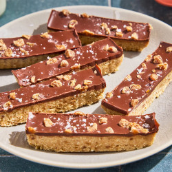 No-bake Chocolate And Date Energy Bars