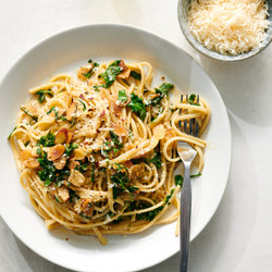 Buttery Lemon Pasta With Almonds And Arugula