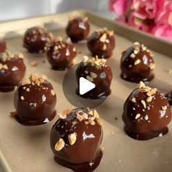 4-ingredient Snickers Truffles