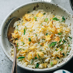 Easy Egg Fried Rice (蛋炒饭)