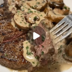 Creamy Garlic Butter Steak With Mushroom Sauce