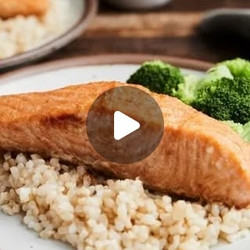 Super Simple Soy Salmon With Broccoli And Rice