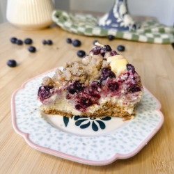 Blueberry Crumble Cheesecake