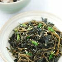 Chwinamul Bokkeum (stir-fried Aster Scaber)