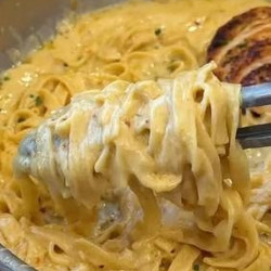 Creamy Lemon Garlic Chicken Alfredo