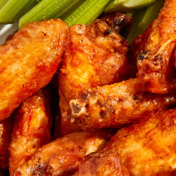Crispy chicken wings in the oven