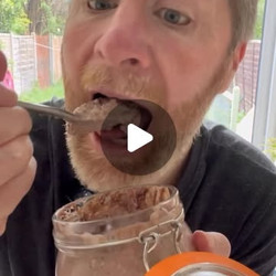 Choc Berry Overnight Oats
