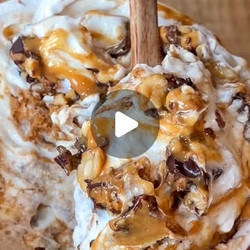 Snickers Cheesecake Hack