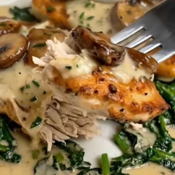 Chicken, Spinach and Mushroom Bake
