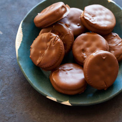 Chocolate Covered Peanut Butter Ritz Sandwiches