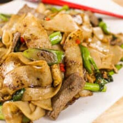 Pad See Ew ผัดซีอิ้ว