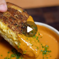 Mac And Cheese Grilled Cheese