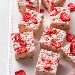 Strawberry Rice Krispie Treats