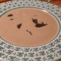 Maronensuppe mit Pumpernickel-Granola