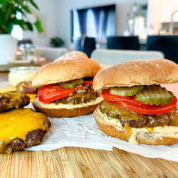 Easy &amp; Quick Cheeseburgers In The Air Fryer — Jazz Leaf
