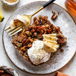 Chai Spice Baked Oatmeal With Pecan Crumble