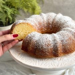 Easy Classic Vanilla Bundt Cake Recipe