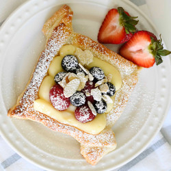 Berry Custard Pastry With Italian Crema Pasticcera
